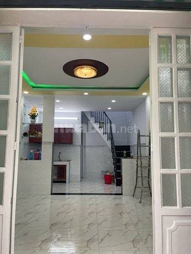 Nhà mới xây xong, xách vali vào ở ngay.