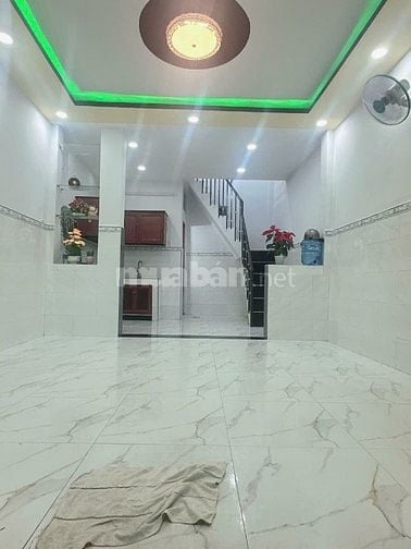 Nhà mới xây xong, xách vali vào ở ngay.