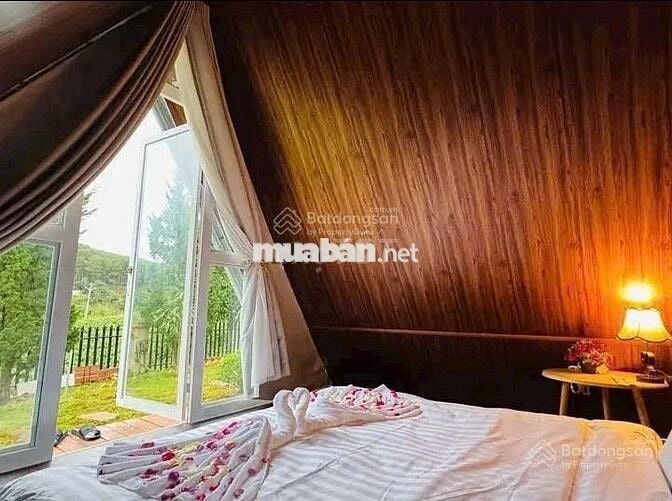 Bán lại lô đất 388m2 giá 489triệu sẵn căn bungalow - sân vườn - hồ cá