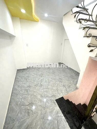 NHÀ KHÁNH HỘI Q4- 3 LẦU- 3x6m - KO QH CHỈ 2 TỶ NHỈNH