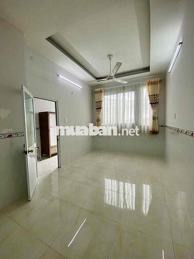 Cần bán nhà 1 trệt 2 lầu 1 sân thượng ngay Bình Đông ,Q8 chỉ 4,3 tỷ.