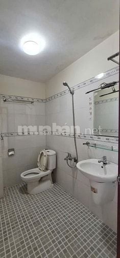 Cho thuê nhà mặt tiền Phú Thuận, Q.7, 4x20m, 3 lầu, giá 30 triệu 