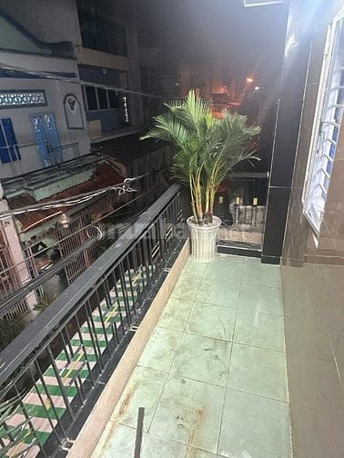 Nhà mới xây xong, xách vali vào ở ngay.