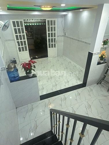 Nhà mới xây xong, xách vali vào ở ngay.