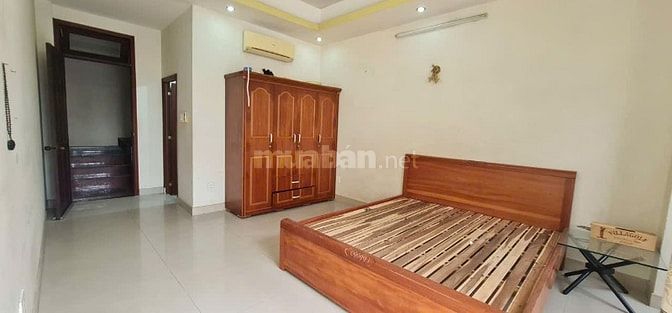 Cho thuê nhà mặt tiền Phú Thuận, Q.7, 4x20m, 3 lầu, giá 30 triệu 