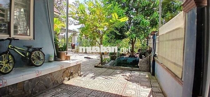 Biệt thự cao cấp - View hồ sinh thái xanh mát ngay khu đô thị