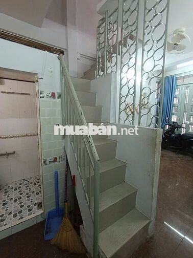 NHÀ VỊ TRÍ ĐẸP CẦN CHO THUÊ NHANH căn nhà tại quận Bình Thạnh, TPHCM