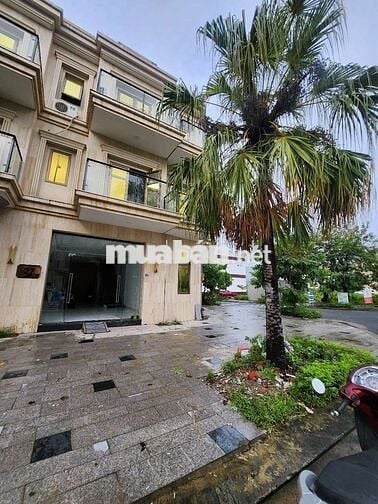 Cho thuê mặt bằng bán hàng ăn uống, không ở lại