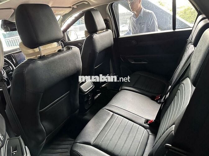 Ford Everest Sport 2.0L 4x2 AT 2025 lướt 10000 km