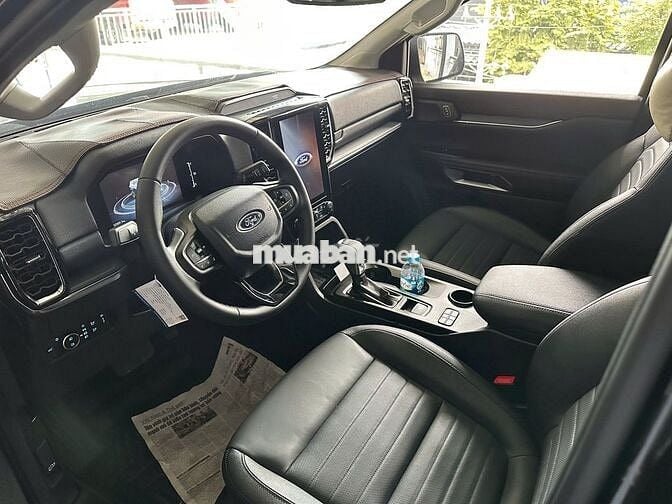 Ford Everest Sport 2.0L 4x2 AT 2025 lướt 10000 km