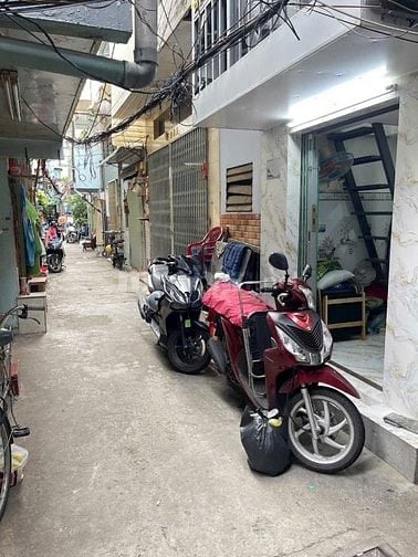 Nhà nhỏ xinh có SHR dt5,4m2 đúc 2 lầu 2pn Tân Hòa Đông Q6