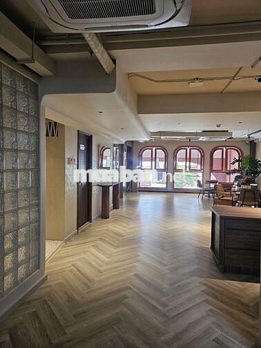 Cho thuê sàn tầng lửng – Q1 – 80m² – 25tr/tháng