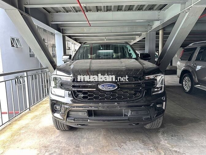 Ford Everest Sport 2.0L 4x2 AT 2025 lướt 10000 km