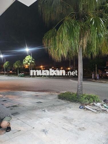 Cho thuê mặt bằng bán hàng ăn uống, không ở lại