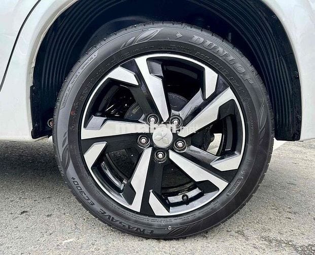 Xpander Pre 2025 Trắng livenew