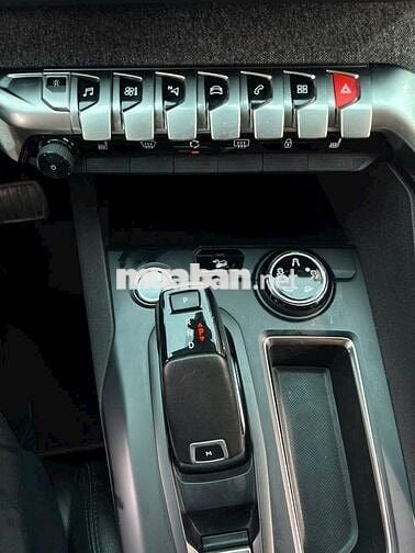 Peugeot 3008 Allure 1.6 AT 2021 - 20000 km