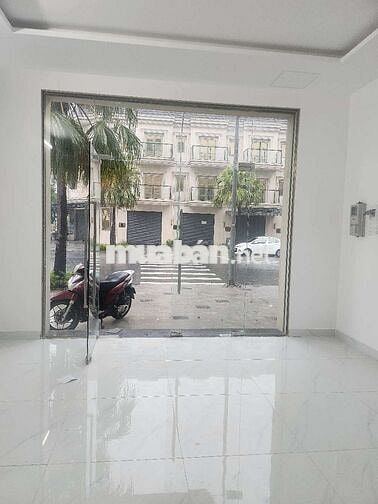 Cho thuê mặt bằng bán hàng ăn uống, không ở lại