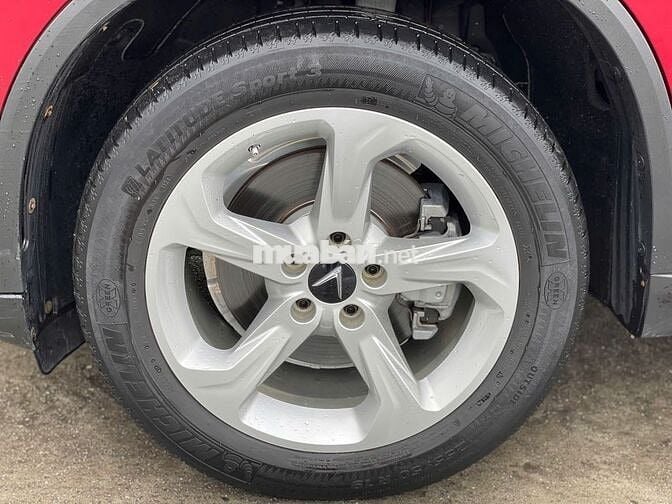 VinFast Lux SA2.0 Base 2022