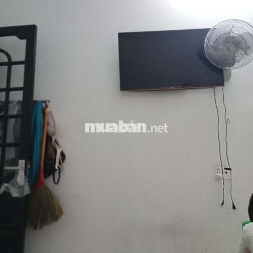 Cho thuê tầng trệt vừa ở kinh doanh văn phongg