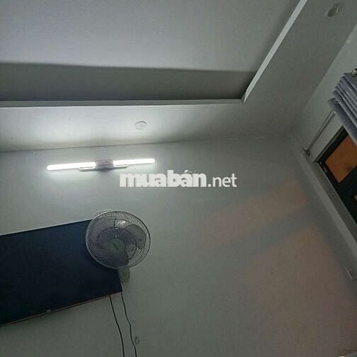 Cho thuê tầng trệt vừa ở kinh doanh văn phongg