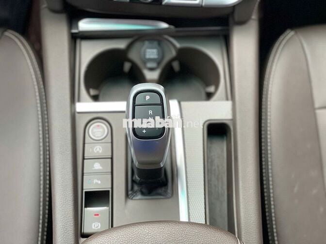 VinFast Lux SA2.0 Base 2022