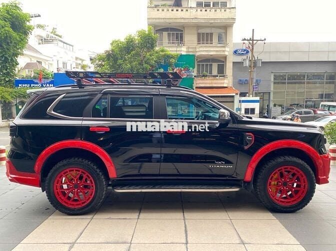 Ford Everest Titanium 2024 - 11500 km