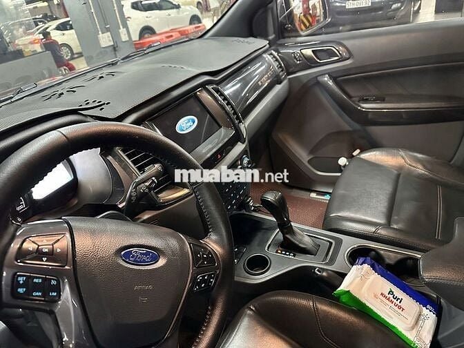 Ford Everest Titanium 2017, bảo hành 2026, vay 75%