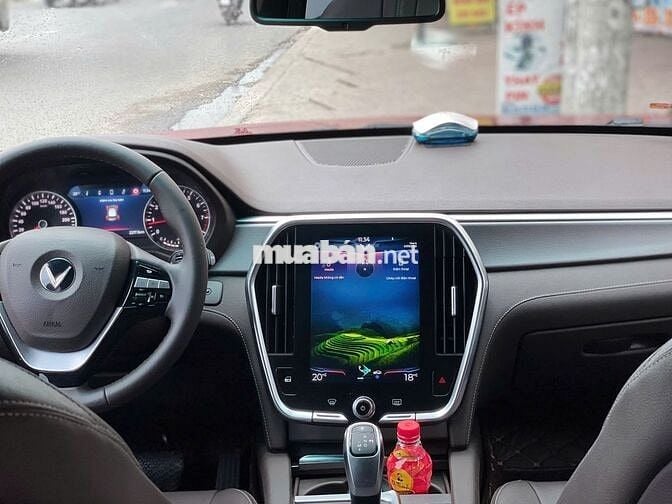 VinFast Lux SA2.0 Base 2022