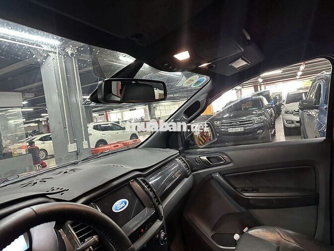 Ford Everest Titanium 2017, bảo hành 2026, vay 75%