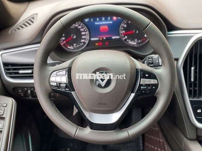 VinFast Lux SA2.0 Base 2022