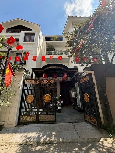 Biệt Thự Siêu Đẹp Phố Nguyễn Chánh - 135m2  - Đường To Vỉa Hè KD