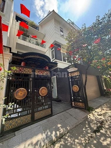 Biệt Thự Siêu Đẹp Phố Nguyễn Chánh - 135m2  - Đường To Vỉa Hè KD