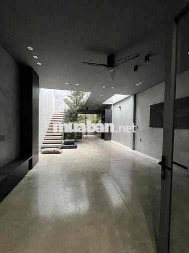 Nhà Y Hình Đẹp DT 5x25 1Trệt 1Lầu 2Pn 3Wc Sân Ôtô Hẻm Nhựa Thoáng 12M