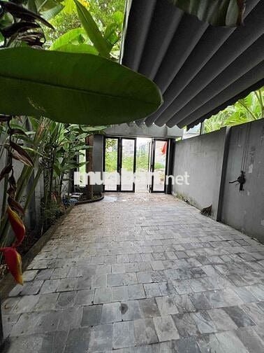 Nhà Y Hình Đẹp DT 5x25 1Trệt 1Lầu 2Pn 3Wc Sân Ôtô Hẻm Nhựa Thoáng 12M