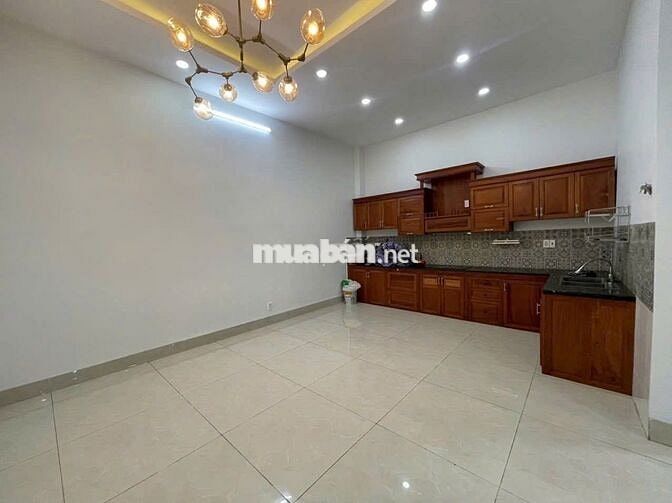 NHÀ 1T2L 3PN 3WC, ĐƯỜNG 18 LINH TÂY, GẦN CHỢ THỦ ĐỨC