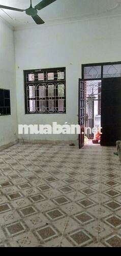 Cho thuê nhà riêng 60m2 2 tầng, 2 phòng ngủ  ở đường Hoàng Mai