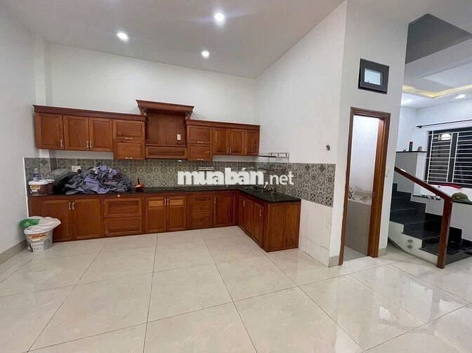 NHÀ 1T2L 3PN 3WC, ĐƯỜNG 18 LINH TÂY, GẦN CHỢ THỦ ĐỨC