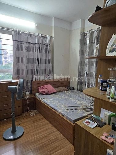 Bán căn hộ Chung Cư Lạc Trung, HBT