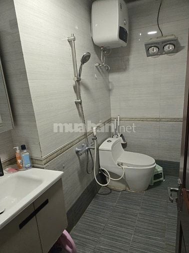 Bán căn hộ Chung Cư Lạc Trung, HBT