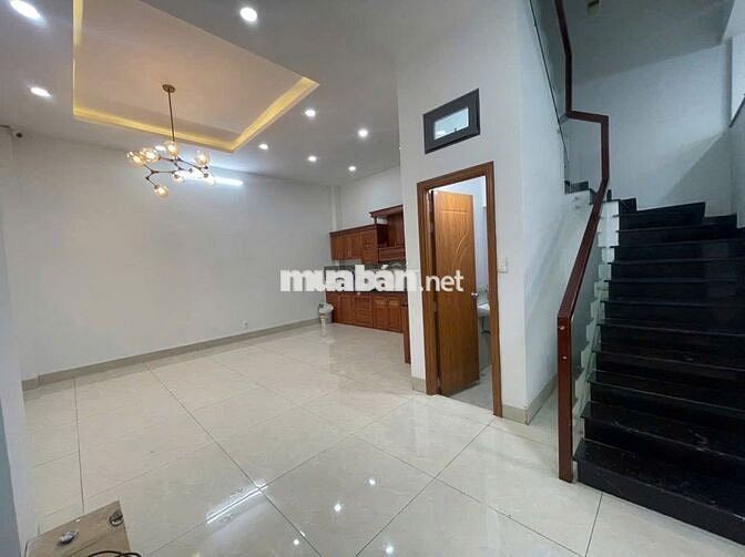 NHÀ 1T2L 3PN 3WC, ĐƯỜNG 18 LINH TÂY, GẦN CHỢ THỦ ĐỨC