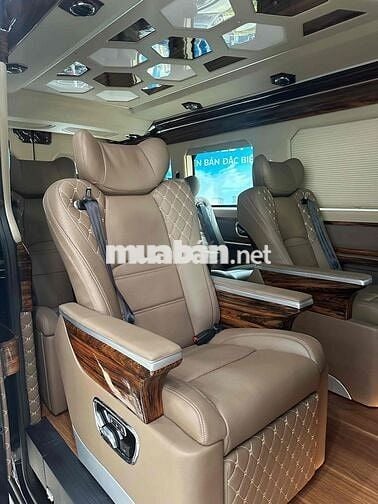 Ford Transit 2025, chỉ từ 250tr nhận xe