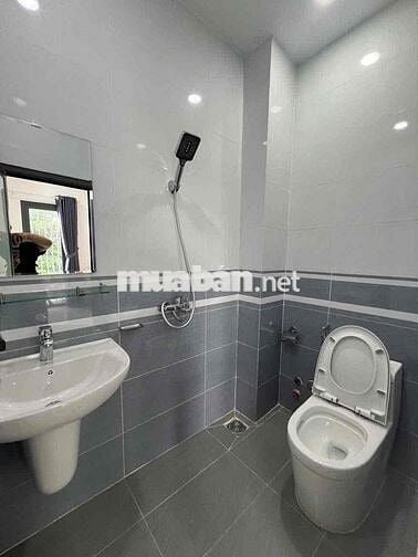 Cho thuê căn hộ ban công ngay Quận 7 gần siêu thị GO Khu Chế Xuất VNG