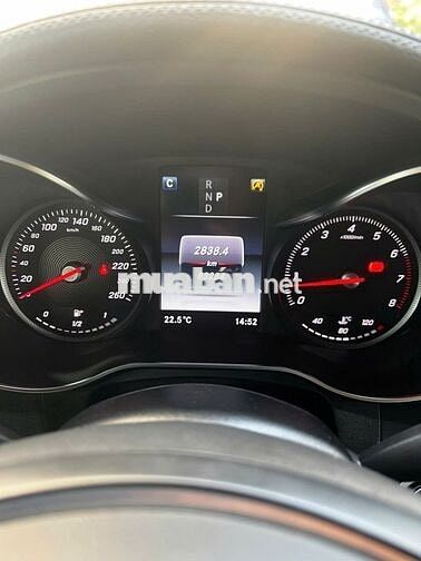 Mercedes Benz GLC 2018 300 4MATIC - 80000 km