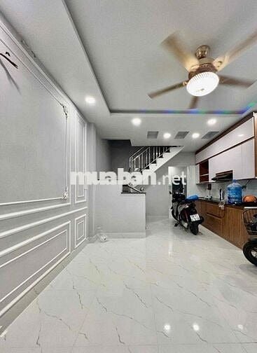 CC giảm 350 triệu bán nhanh nhà trung tâm Q3, 43mv, 2 tầng,3PN, 3WC