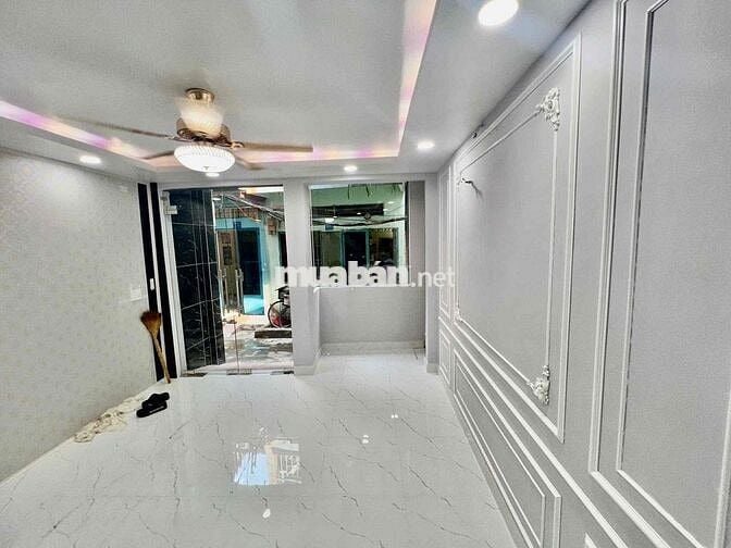 CC giảm 350 triệu bán nhanh nhà trung tâm Q3, 43mv, 2 tầng,3PN, 3WC