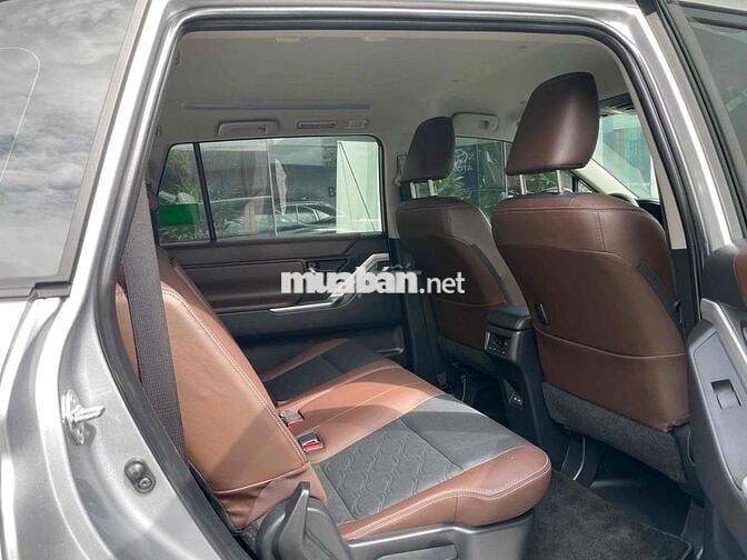 Toyota Innova cross 2025 mới 99%