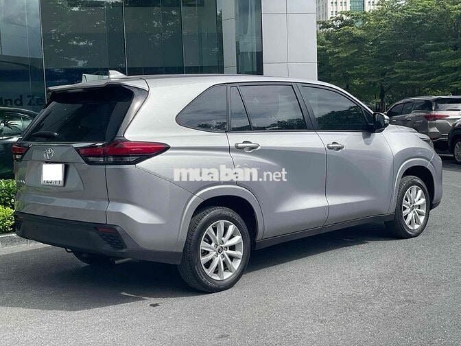 Toyota Innova cross 2025 mới 99%