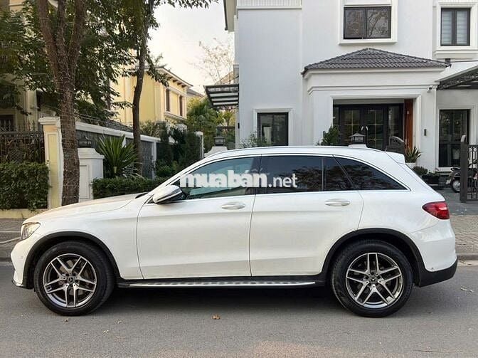 Mercedes Benz GLC 2018 300 4MATIC - 80000 km