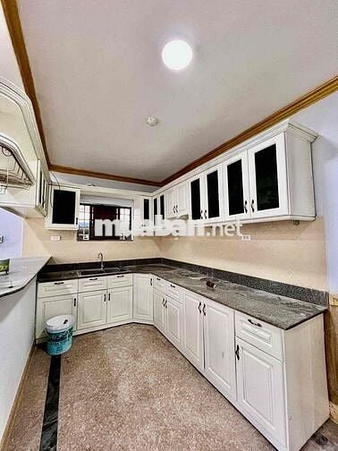 Nhà Chung Cư Tầng Trệt DT 100m2 Có Sân Sau 2Pn 2Wc Bảo Vệ Hồ Bơi Tenic