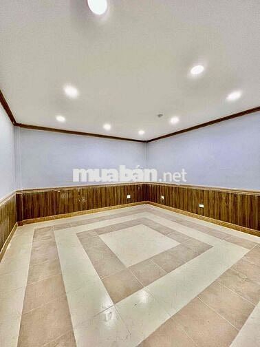 Nhà Chung Cư Tầng Trệt DT 100m2 Có Sân Sau 2Pn 2Wc Bảo Vệ Hồ Bơi Tenic